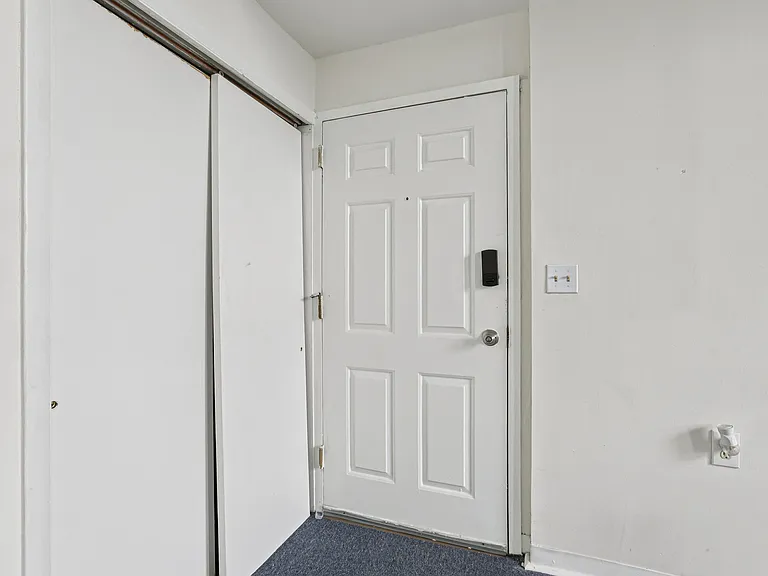 Peabody Apartments — Photo 15