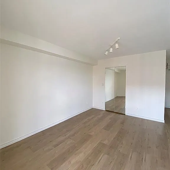 8591 Riverside Dr E #805 — Photo 4