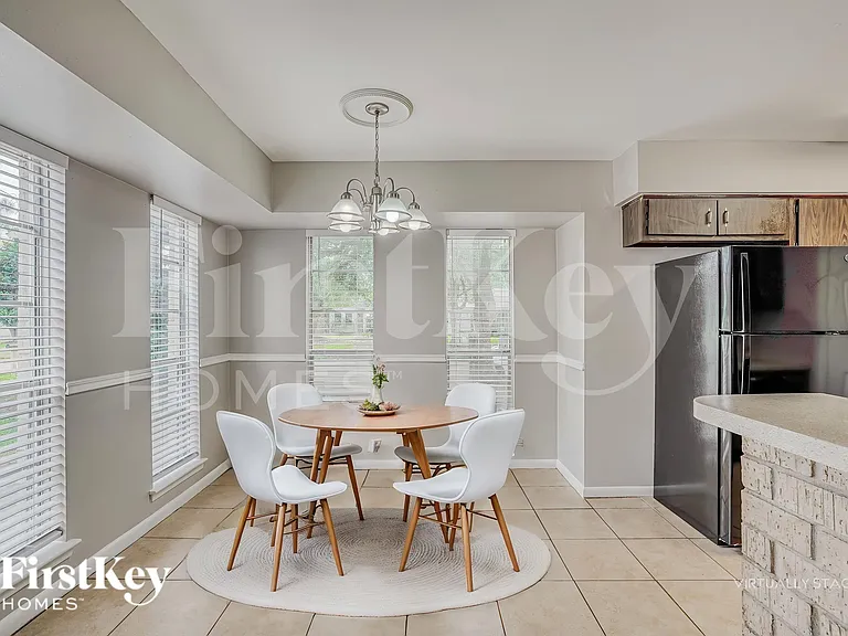 6610 Rowell Ct — Photo 7