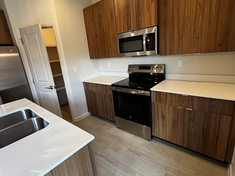 3316 Duke Ave #4 — Photo 6