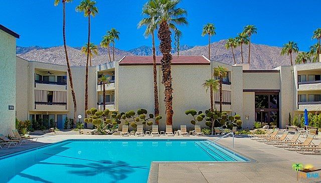 Pool Views