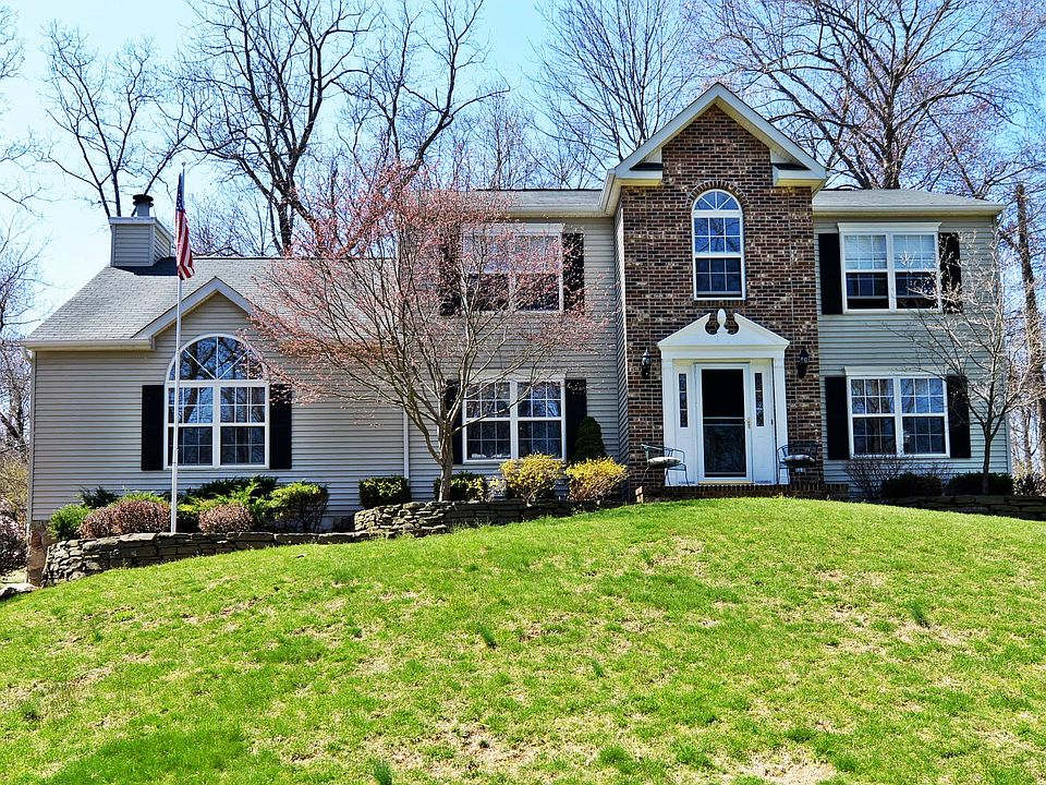 1st image of 6 Liberty Woods Dr