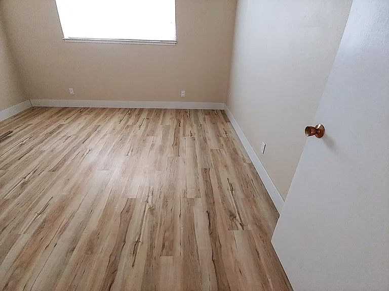 2933 Carmel St — Photo 10