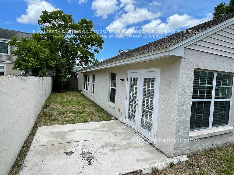 829 W Charing Cross Cir — Photo 13