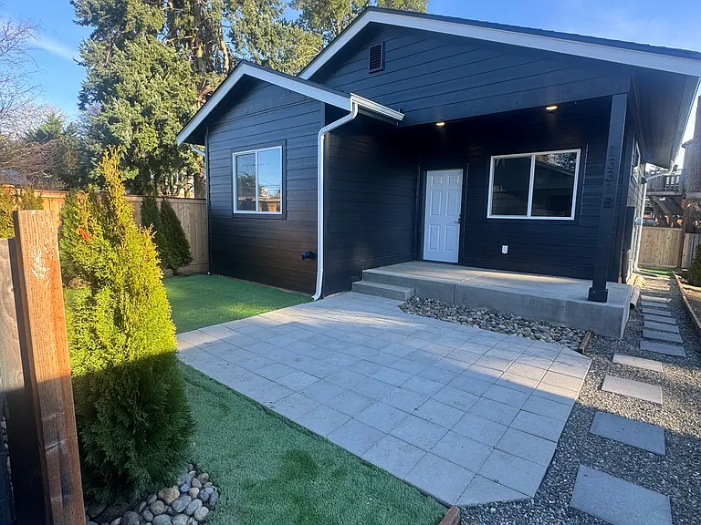 1331 Lenore Dr #B — Photo 1