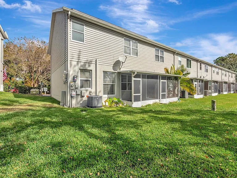 34902 Teeview Ln — Photo 14