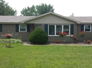 813 W Arlington Ln, Crete, IL 60417