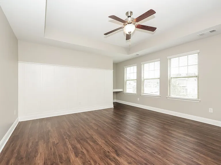 1005 Keeneland Dr — Photo 9