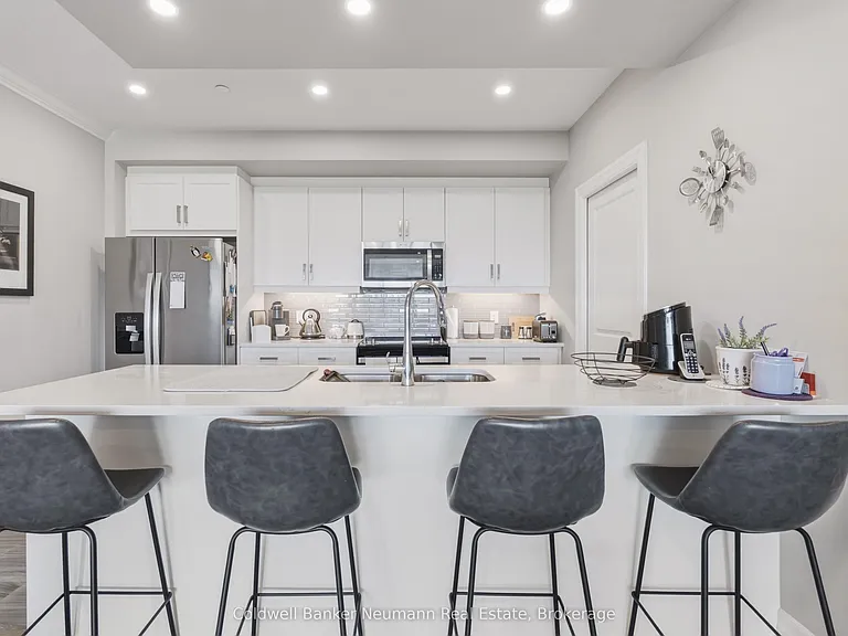 1880 Gordon St S #402 — Photo 8