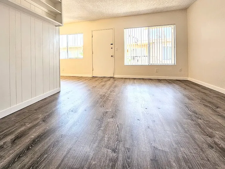 4525 Hamilton St #7 — Photo 2