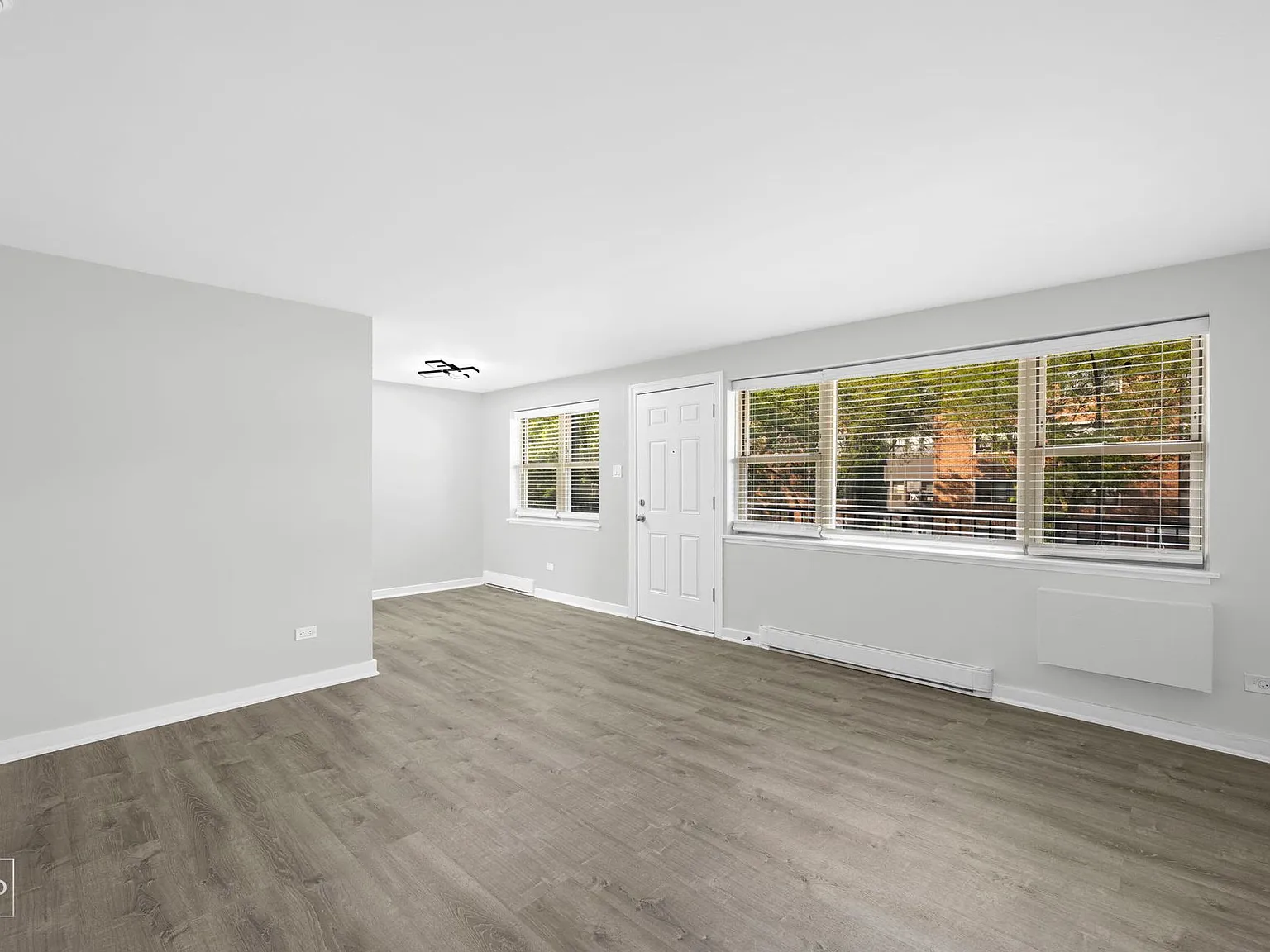 7800 S South Shore Dr — Photo 2