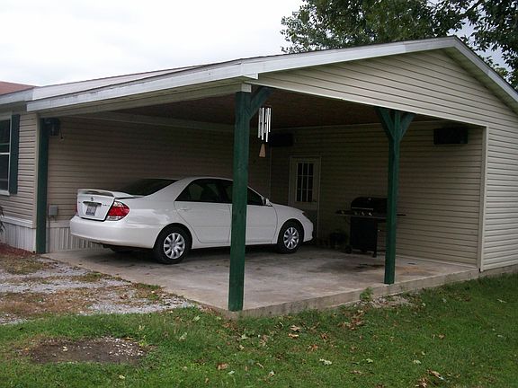 carport w/storage