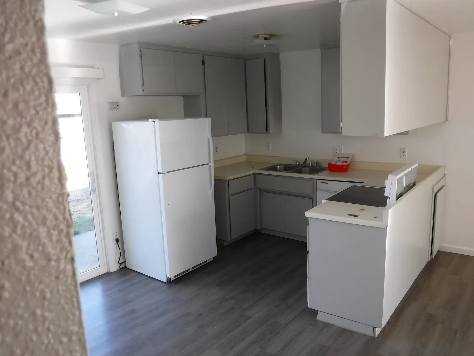 1143/1145 Nadene Drive - 1145 — Photo 4