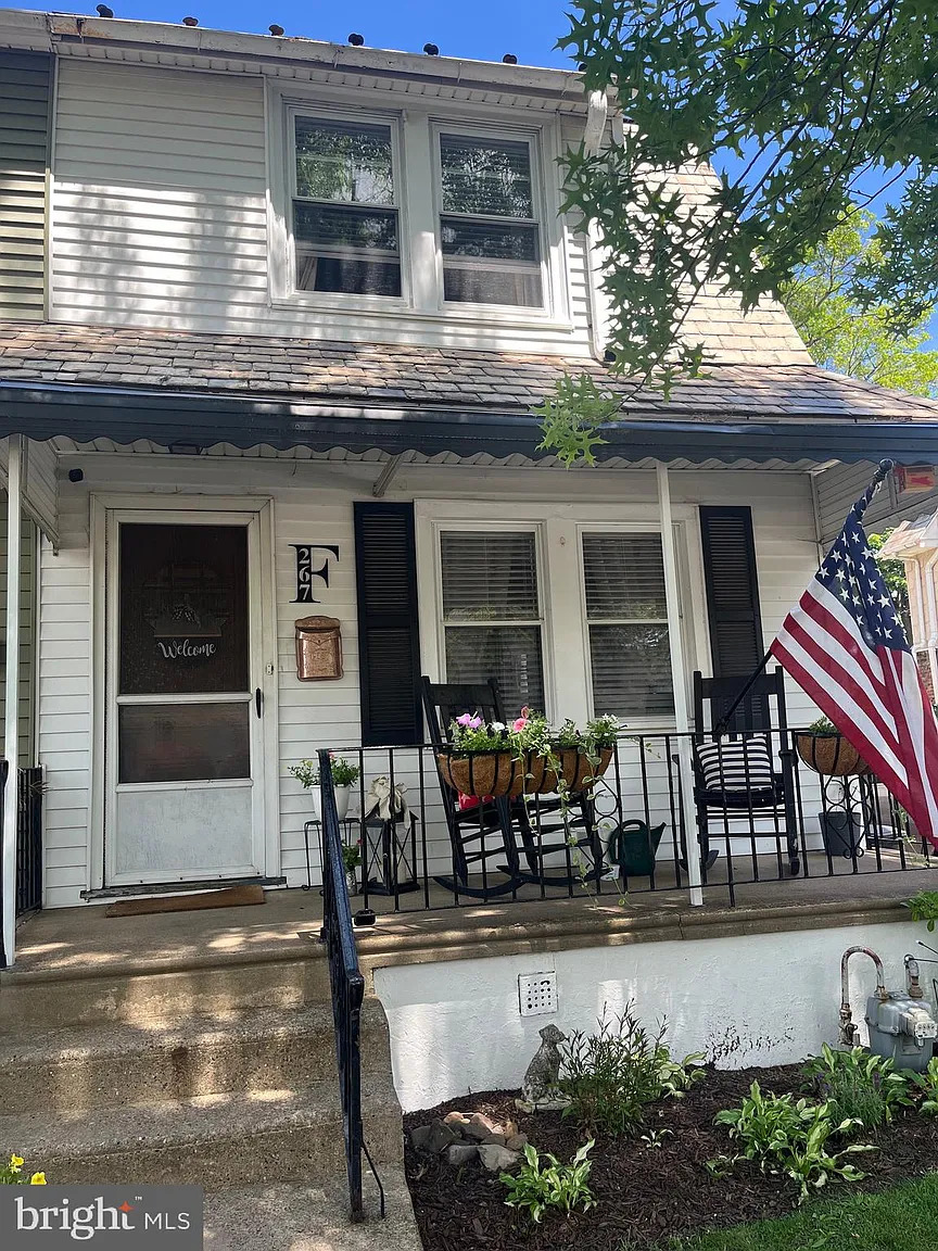 267 Monroe St photo 1