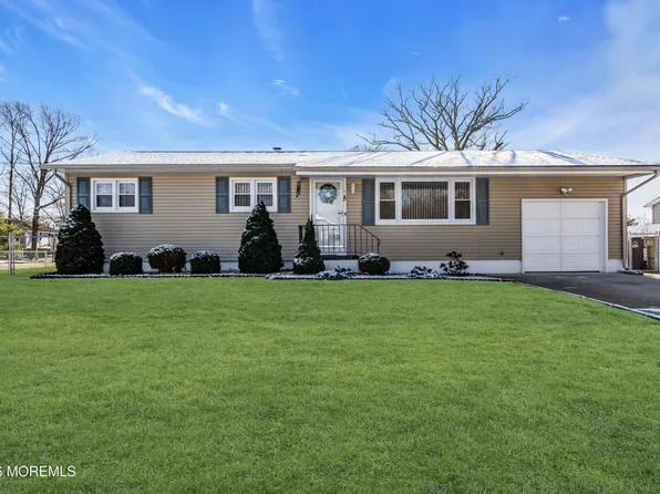 20 Fairwood Drive, Bayville, NJ 08721
