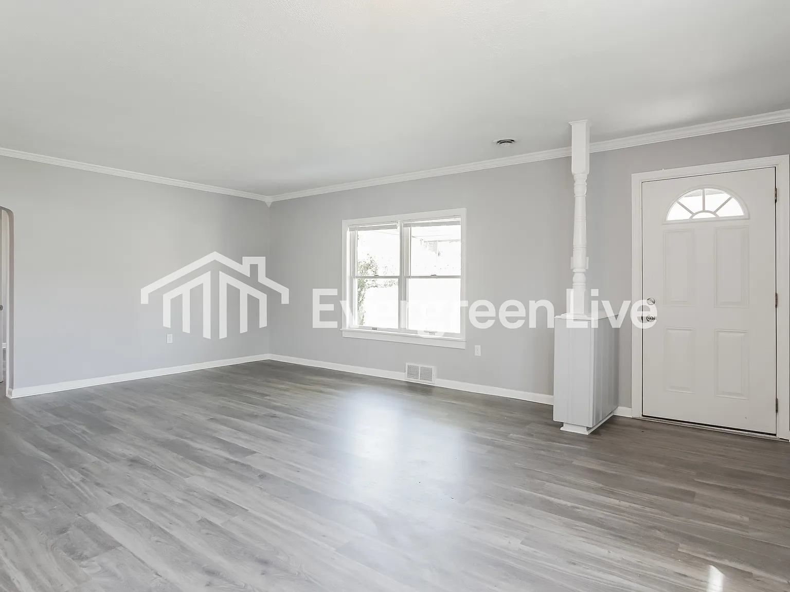 3 bed, 1.0 bath, 1032 sqft, $1,195 — Photo 3