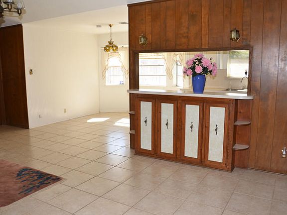 4th image of 1310 Southbay Dr