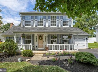 1560 Woodridge Dr, Middletown, PA 17057