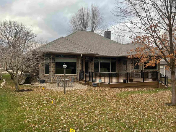 212 Emerald Meadows Dr, Arnolds Park, IA 51331