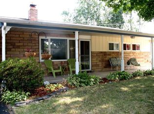 34 Gun Rd, Levittown, PA 19057