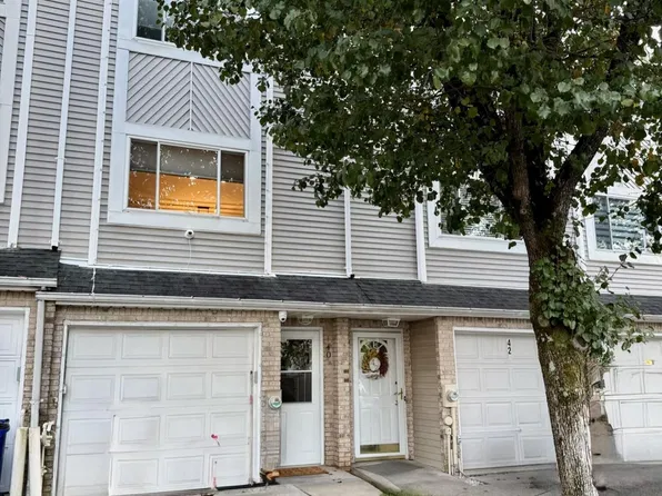 40 Mallard Ln, Staten Island, NY 10309
