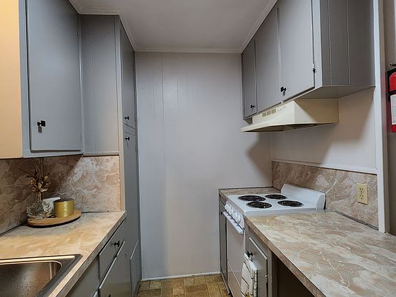 3rd image of 900 Hackberry St #908