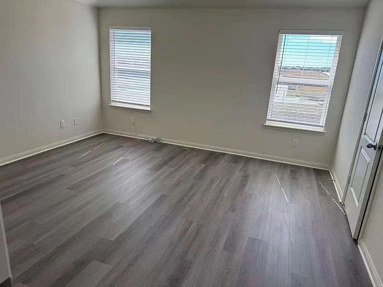 1806 Douglas St — Photo 11