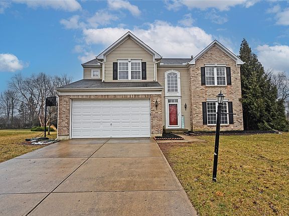 3rd image of 3533 Queen Victoria Ct