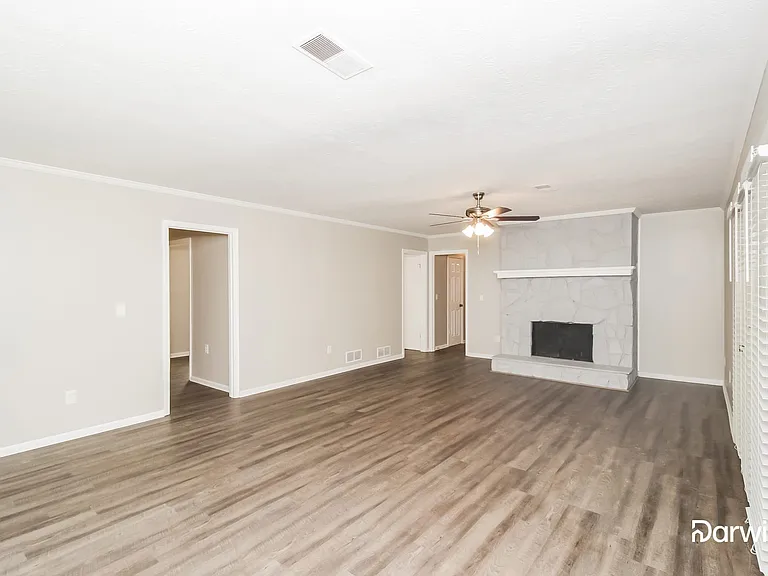 2071 Shadowood Dr — Photo 4
