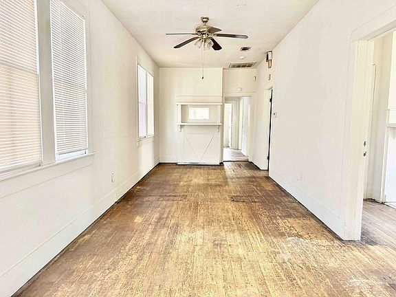 3rd image of 303 S 21st St