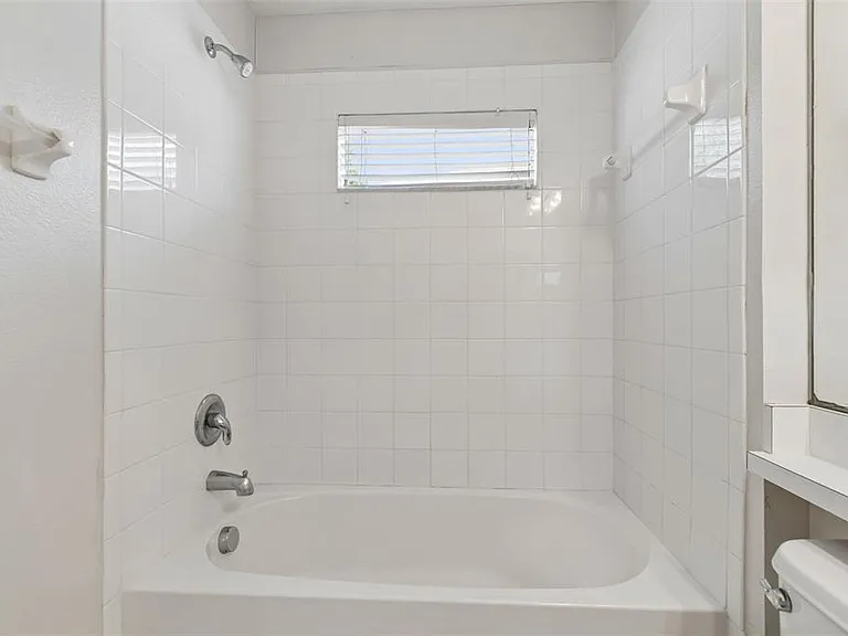 2222 Roanoke Springs Dr — Photo 25