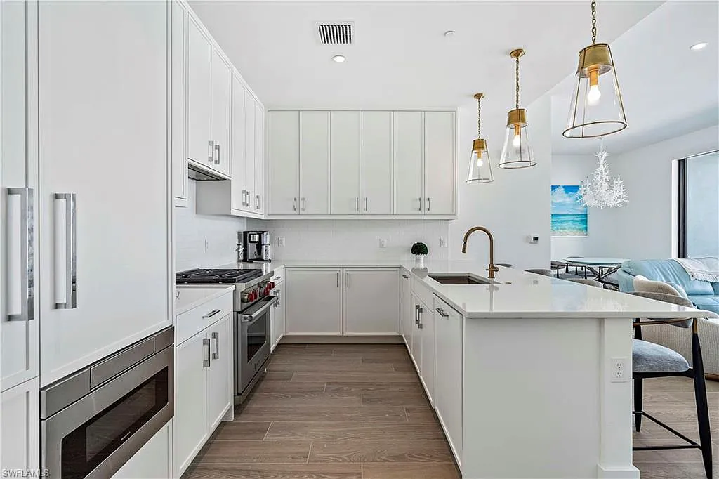 3 bed, 3.0 bath, 1663 sqft, $17,000 — Photo 4