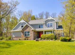 5835 Cowell Rd, Brighton, MI 48116