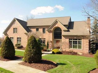 1537 Fox Chase Ln, Pittsburgh, PA 15241