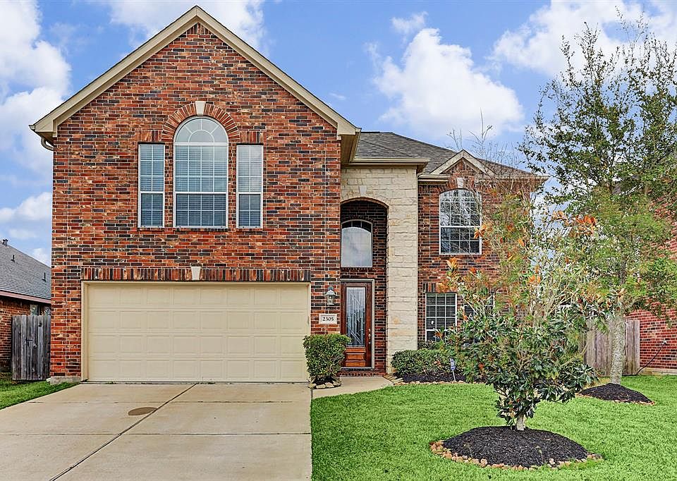 1st image of 2305 Canyon Springs Dr