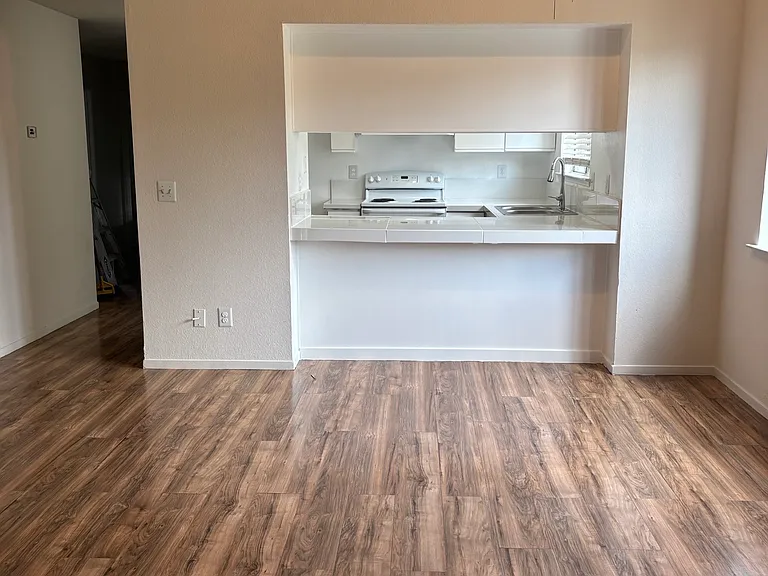3314 W Shields Ave #201 — Photo 5