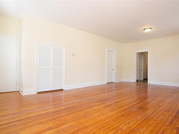 4th image of 264 Stover Ave #1