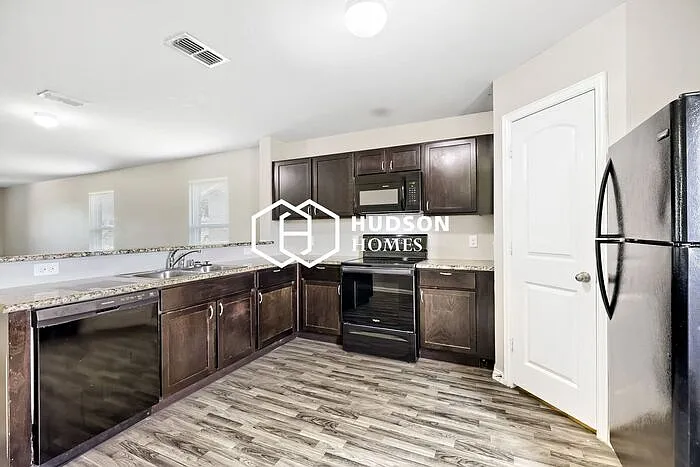1505 Linda Ln — Photo 5