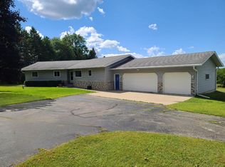 N7241 Blank Rd, Pardeeville, WI 53954