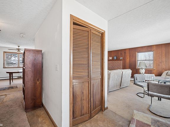 4th image of 2320 190th St