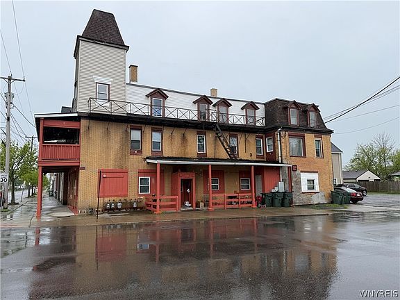 3rd image of 101 Main St