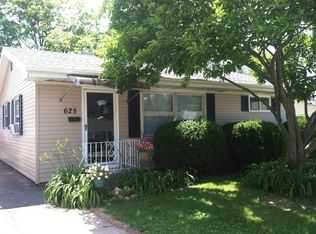 625 Edison Ave, Aurora, IL 60505