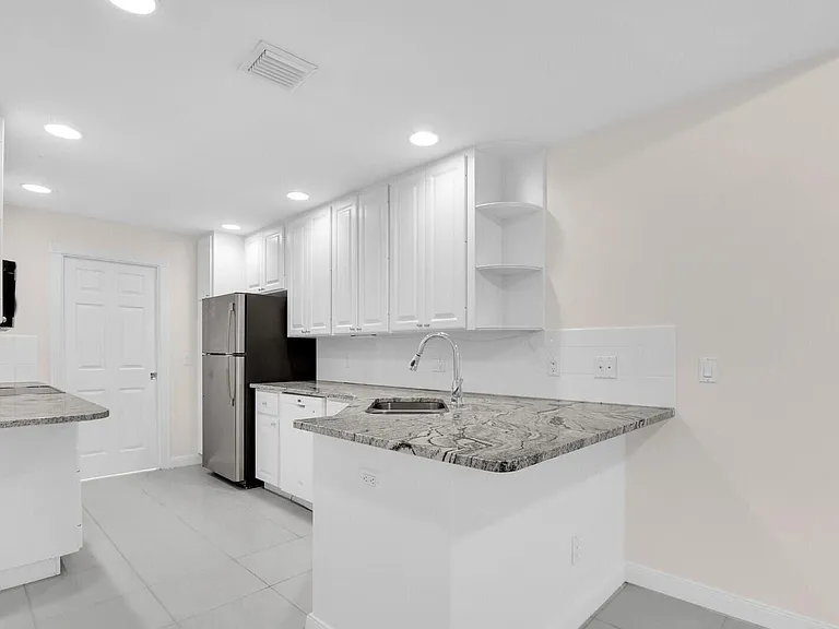 3183 E Community Dr — Photo 32