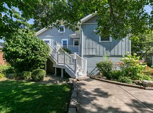 1703 S Shore Dr, Moline, IL 61265