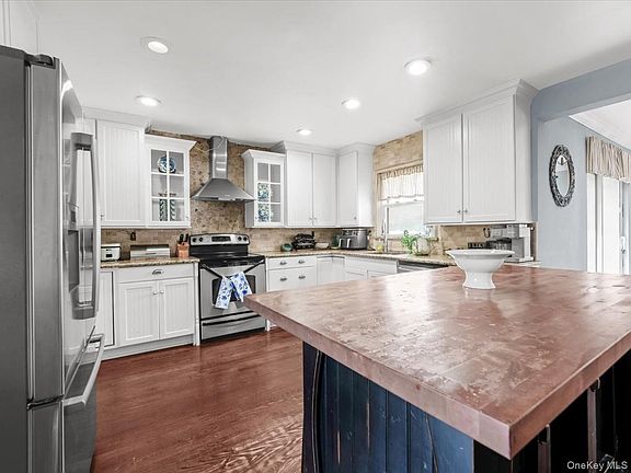 2nd image of 1262 Barberry Road