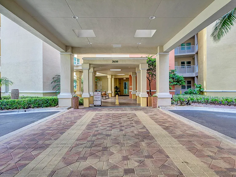 2640 Lake Shore Dr #1716 — Photo 30