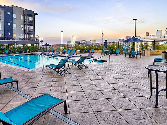Enjoy stunning amenity spaces, both indoors and outdoors