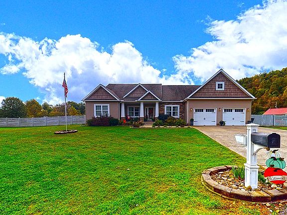 2nd image of 11 Dottie Ln