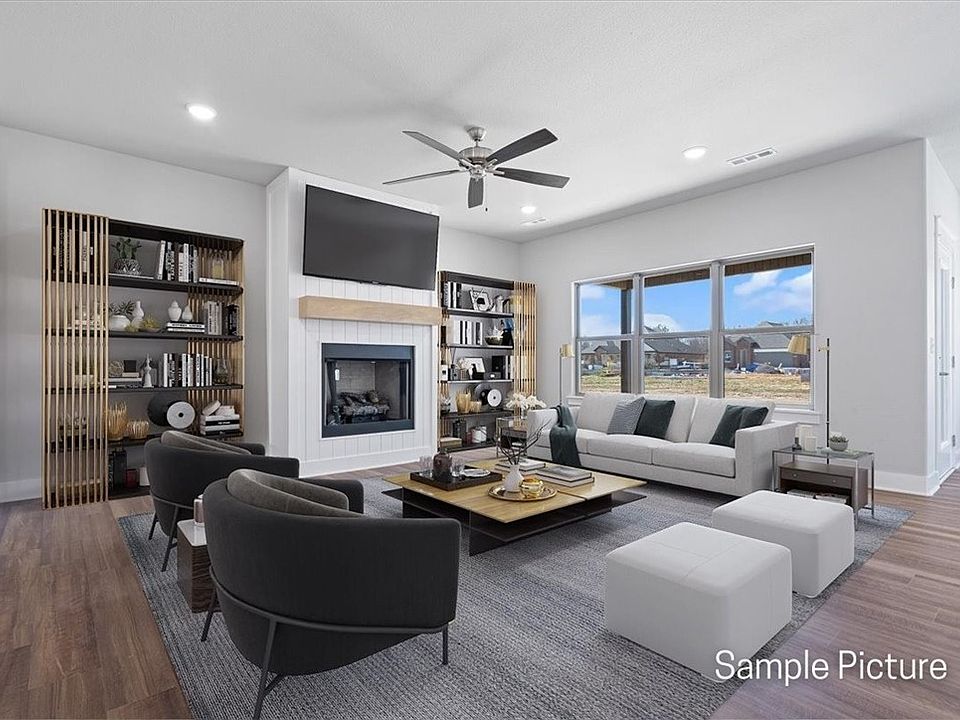 1st image of 13 Ventnor Cir