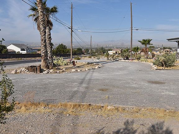 3rd image of 6860 Stewart Ave